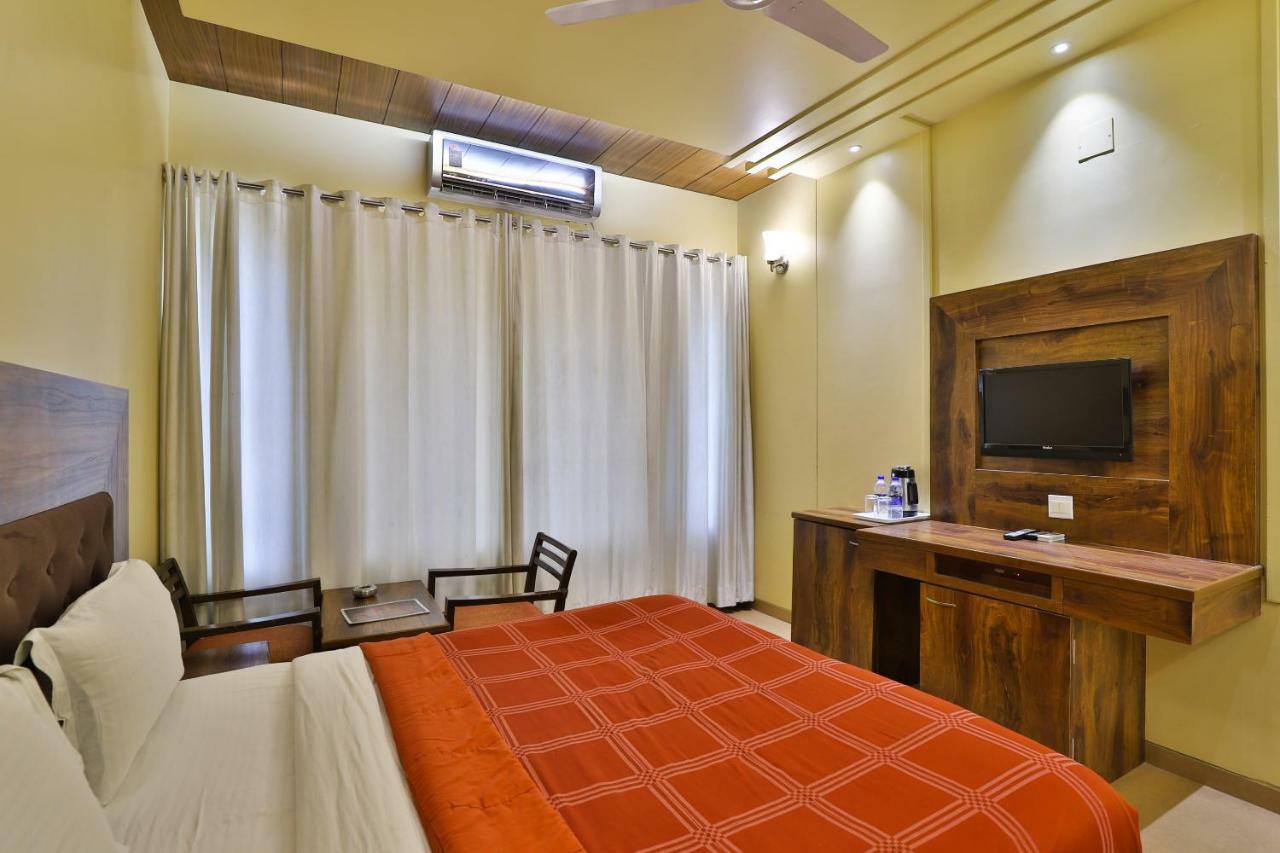 דמאן Palette - Hotel Ocean Inn מראה חיצוני תמונה