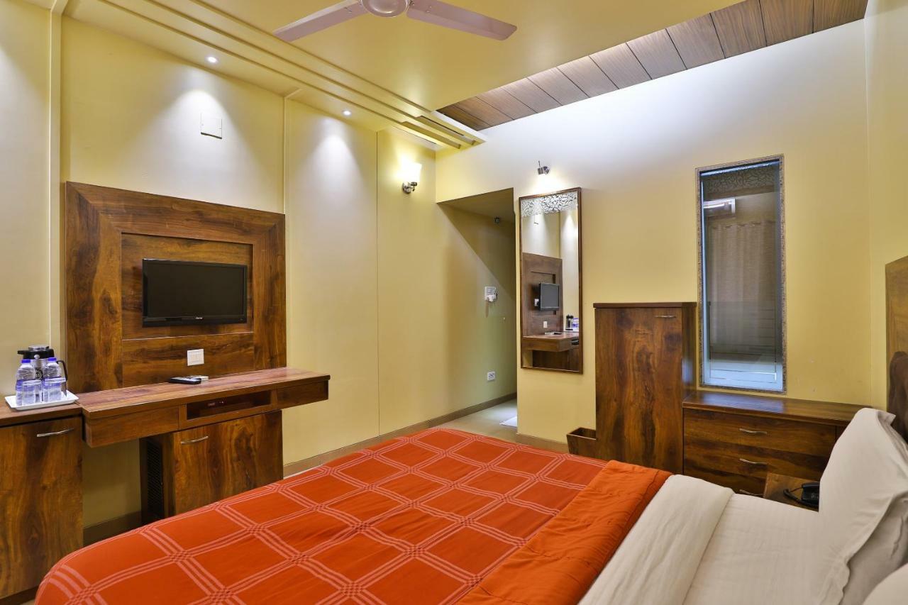 דמאן Palette - Hotel Ocean Inn מראה חיצוני תמונה